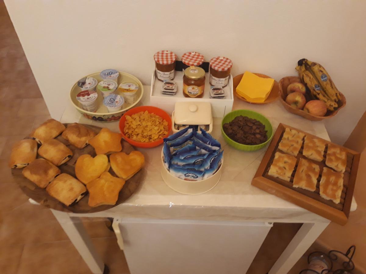 Bed and Breakfast La Terra Di Mingo Vado Ligure Exterior foto